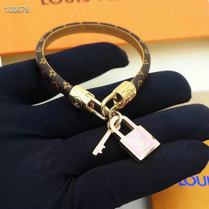 L Leather Bracelet-2