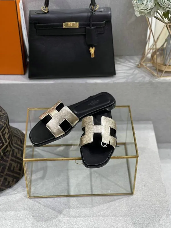 H Slippers-11