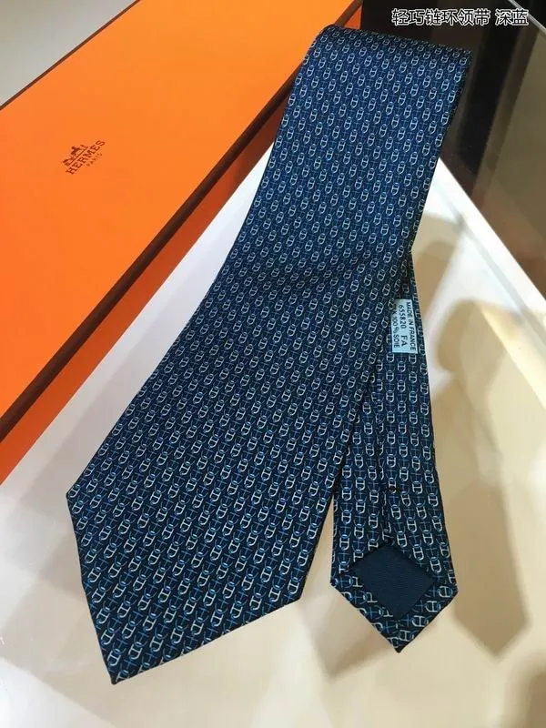 HS Tie-15