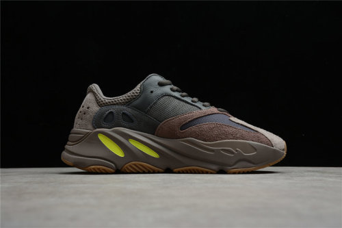 Yeezy 700 mauve