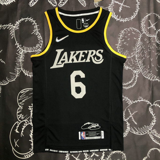 Lakers honor 6