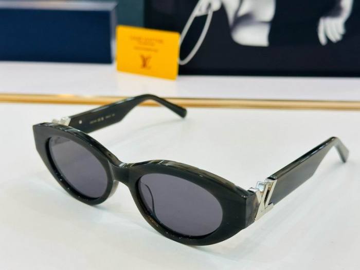 L Sunglasses AAA-272