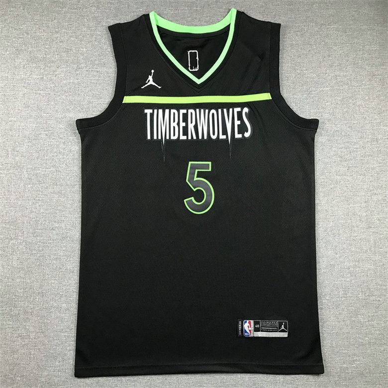 Wolf Embroidery SE