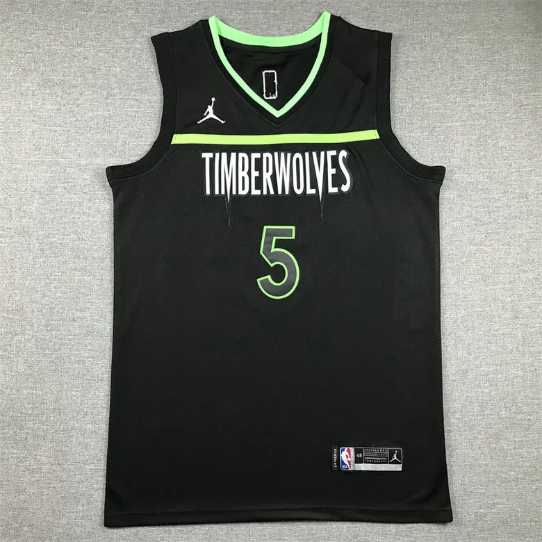 Wolf Embroidery SE