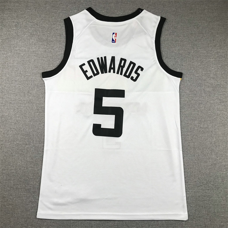 Wolf Embroidery City White 2023