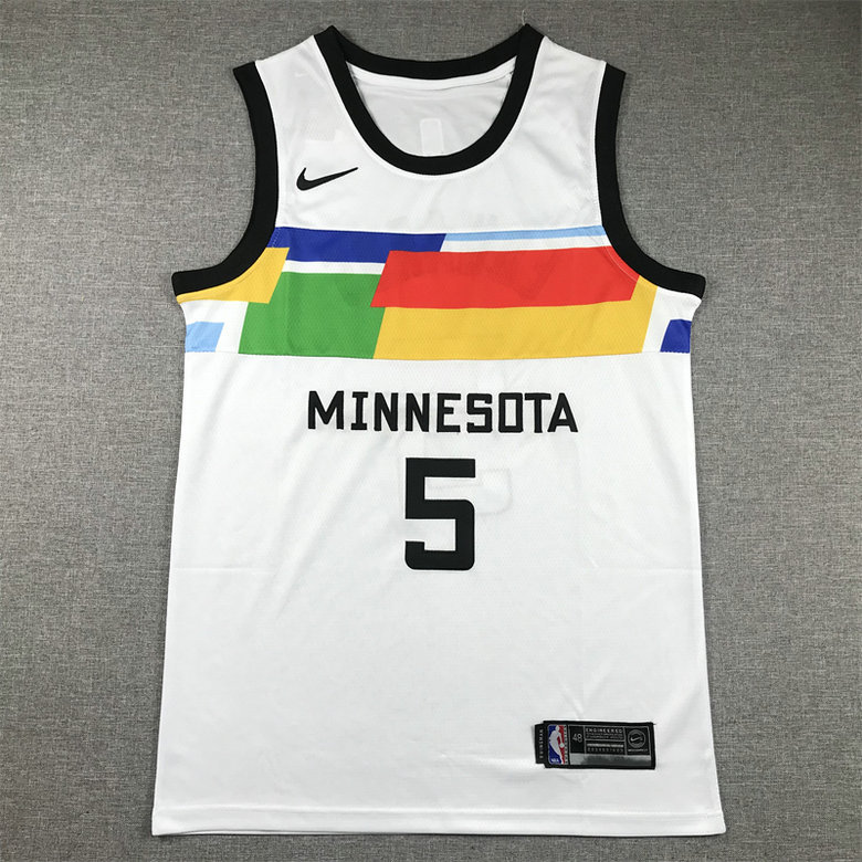 Wolf Embroidery City White 2023
