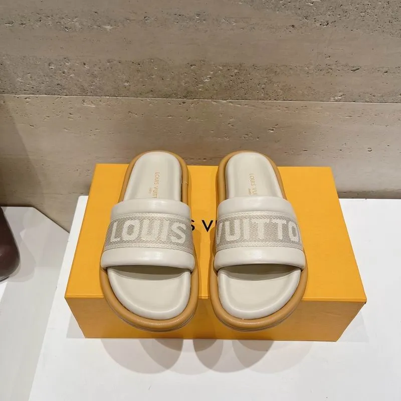 L Slippers-118