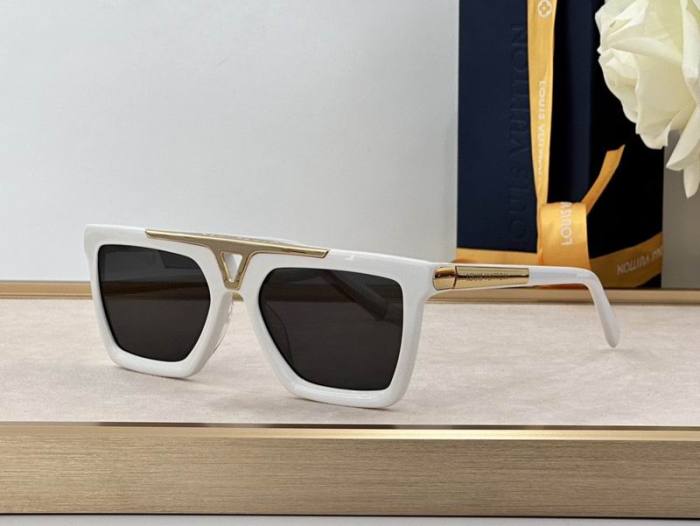 L Sunglasses AAA-641