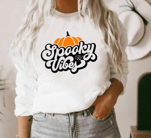 Halloween Spooky Vibes Costume Shirt, Mom Halloween Shirt, Halloween Sweatshirt, Women's Pumpkin Fall Shirts, Happy Halloween Party T-Shirt