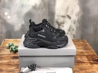 Balenciaga  Shoes Sneakers Luxury Brand   TRIPLE-S   Sneaker with Original Box