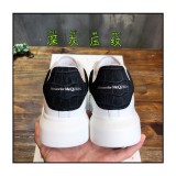 Alexander McQueen Mens Shoes Fashion Sneakers Unisex Design Luxury Brand Oversized Sneaker with Box