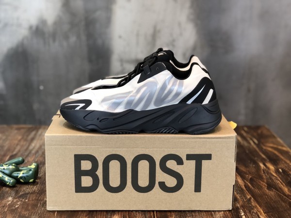 Yeezy Boost 700 OG Wave Runner Sneakers Men Womens Shoes