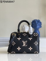 Louis Vuitton Womens Bags Shoulder Messenger Bags Luxury Cross Body Handbag Calfskin leather with Original Box M58947