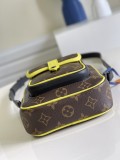 Louis Vuitton Womens Bags Shoulder Messenger Bags Luxury Cross Body Handbag Calfskin leather with Original Box M69404