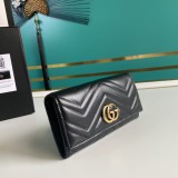 Gucci Women's Wallet Calfskin w/ naOriginil Box  443436