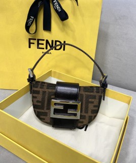 Fendi  Womens Bags Shoulder Messenger Bags Luxury Cross Body Handbag Calfskin leather with naOrigil Box