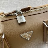 Prada Womens Bags Shoulder Messenger Bags Luxury Cross Body Handbag Calfskin leather with naOrigil Box