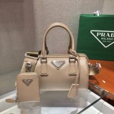 Prada Womens Bags Shoulder Messenger Bags Luxury Cross Body Handbag Calfskin leather with naOrigil Box