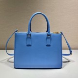 Prada Womens Bags Shoulder Messenger Bags Luxury Cross Body Handbag Calfskin leather with naOrigil Box