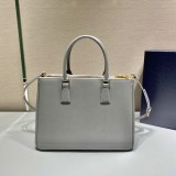 Prada Womens Bags Shoulder Messenger Bags Luxury Cross Body Handbag Calfskin leather with naOrigil Box