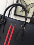 Prada Womens Bags Shoulder Messenger Bags Luxury Cross Body Handbag Calfskin leather with naOrigil Box