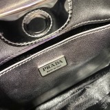 Prada Womens Bags Shoulder Messenger Bags Luxury Cross Body Handbag Calfskin leather with naOrigil Box