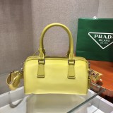 Prada Womens Bags Shoulder Messenger Bags Luxury Cross Body Handbag Calfskin leather with naOrigil Box