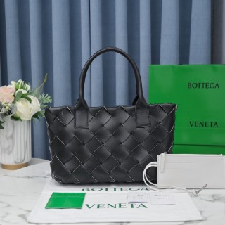 Bottega Veneta Womens Bags Shoulder Messenger Bags Luxury Cross Body Handbag Calfskin leather with naOrigil Box