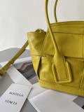 Bottega Veneta Womens Bags Shoulder Messenger Bags Luxury Cross Body Handbag Calfskin leather with naOrigil Box