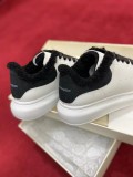 Alexander McQueen autumn and winter new lamb hair white laces in original original box