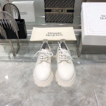 Alexander McQueen's British round toe small white laces in original original box