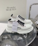 Alexander McQueen low-top round toe casual sneakers in original original box