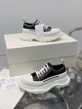 Alexander McQueen low-top round toe casual sneakers in original original box