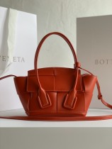 Bottega Veneta Womens Bags Shoulder Messenger Bags Luxury Cross Body Handbag Calfskin leather with naOrigil Box