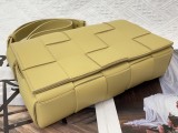 Bottega Veneta Womens Bags Shoulder Messenger Bags Luxury Cross Body Handbag Calfskin leather with naOrigil Box