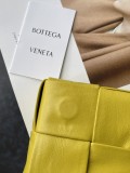 Bottega Veneta Womens Bags Shoulder Messenger Bags Luxury Cross Body Handbag Calfskin leather with naOrigil Box