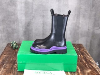 Bottega Veneta calfskin boots with original box