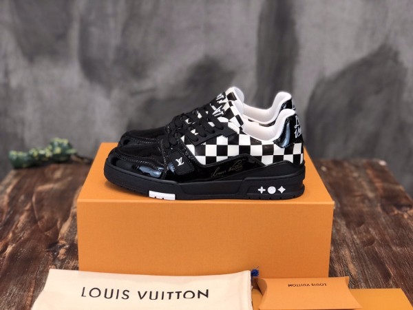 Louis Vuitton upper calfskin stitching casual board shoelace original box