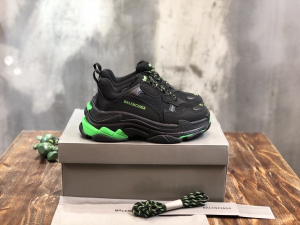 Balenciaga Triple S Casual Retro Daddy Sneakers Original Box