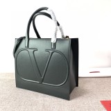 Valentino Womens Bags Shoulder Messenger Bags Luxury Cross Body Handbag Calfskin leather with naOrigil Box