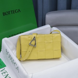 Bottega Veneta Womens Bags Shoulder Messenger Bags Luxury Cross Body Handbag Calfskin leather with naOrigil Box