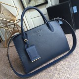 Prada Womens Bags Shoulder Messenger Bags Luxury Cross Body Handbag Calfskin leather with naOrigil Box