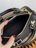 Louis Vuitton Women's Bag Shoulder Crossbody Luxury Crossbody Handbag Calfskin w/ naOriginil Box