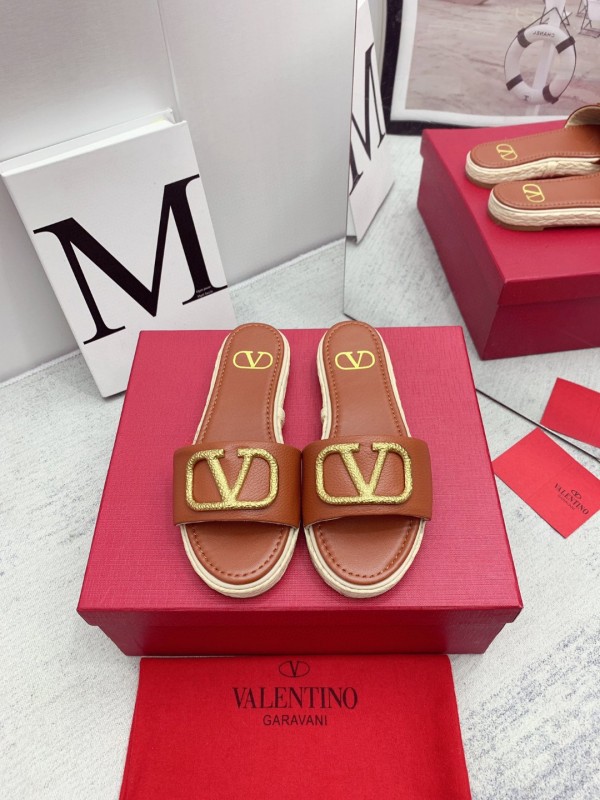 Valentino latest rivet element lychee leather slippers with original box