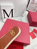 Valentino latest rivet element lychee leather slippers with original box