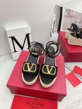 Valentino latest rivet element pebbled leather sandal with original box