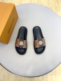 Louis Vuitton 2022 new summer men's slippers with original box