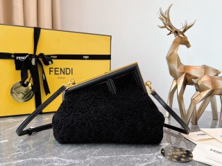 Fendi Women's Bag Shoulder Crossbody Luxury Crossbody Handbag Calfskin w/ naOriginil Box