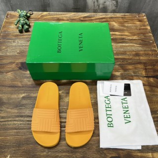 Bottega Veneta Spring/Summer 2022 Couple's Slippers with Original Box