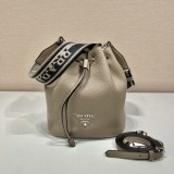 Prada Women's Bag Shoulder Crossbody Luxury Crossbody Handbag Calfskin w/ naOriginil Box